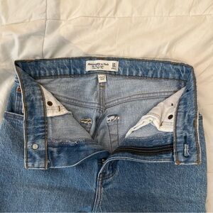 Abercrombie 90’s Straight Curve Love Jean